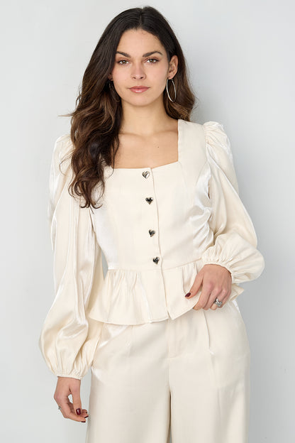 Witte top met pofmouwen voor Valentijnsdag
