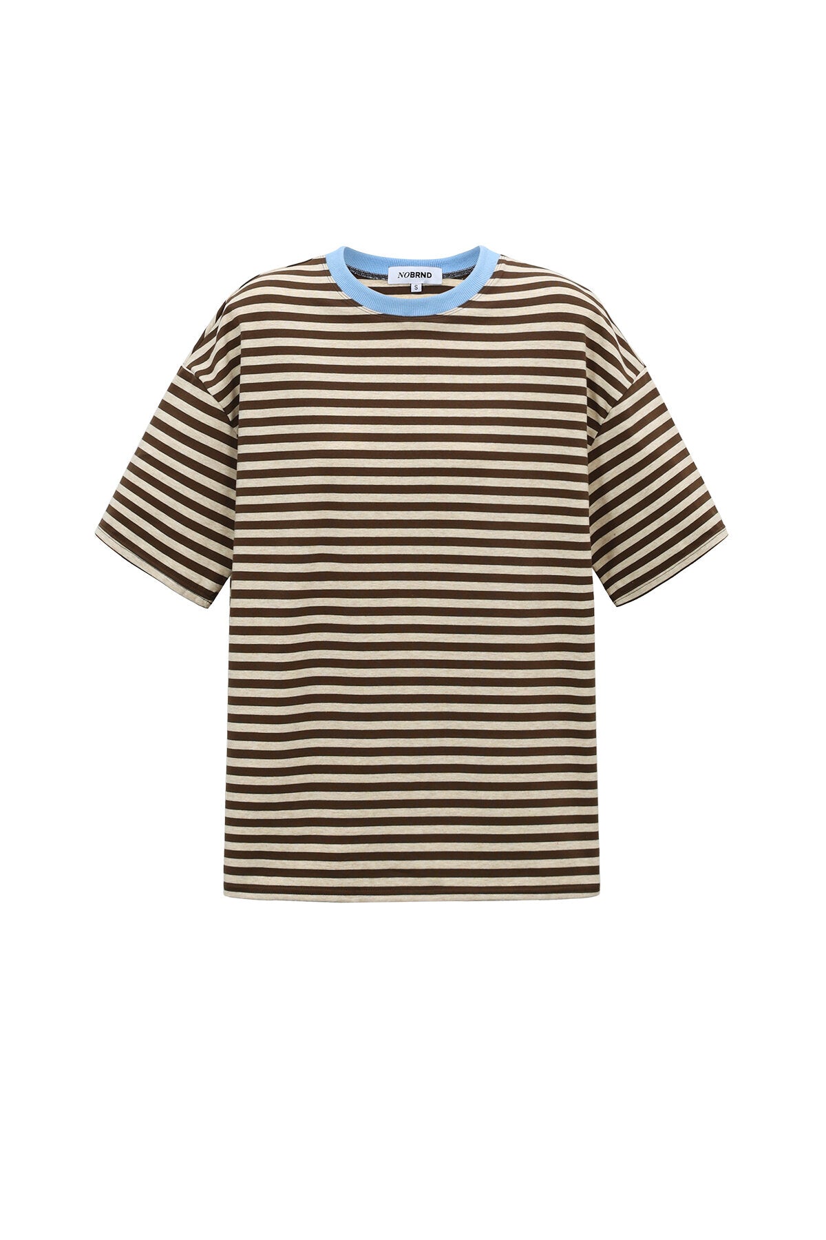 Het kleurrijke gestreepte T-shirt