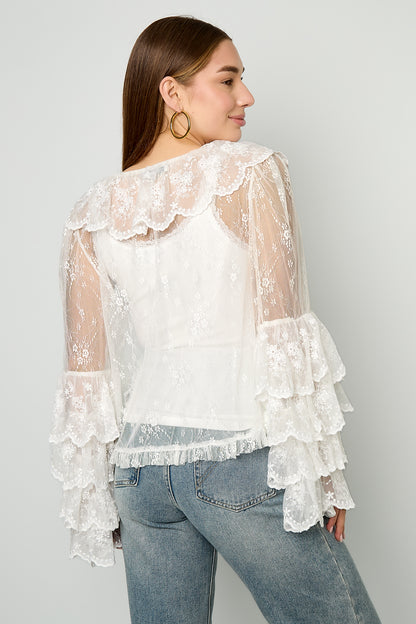 Dames kanten blouse met ruffle mouwen en romantische details
