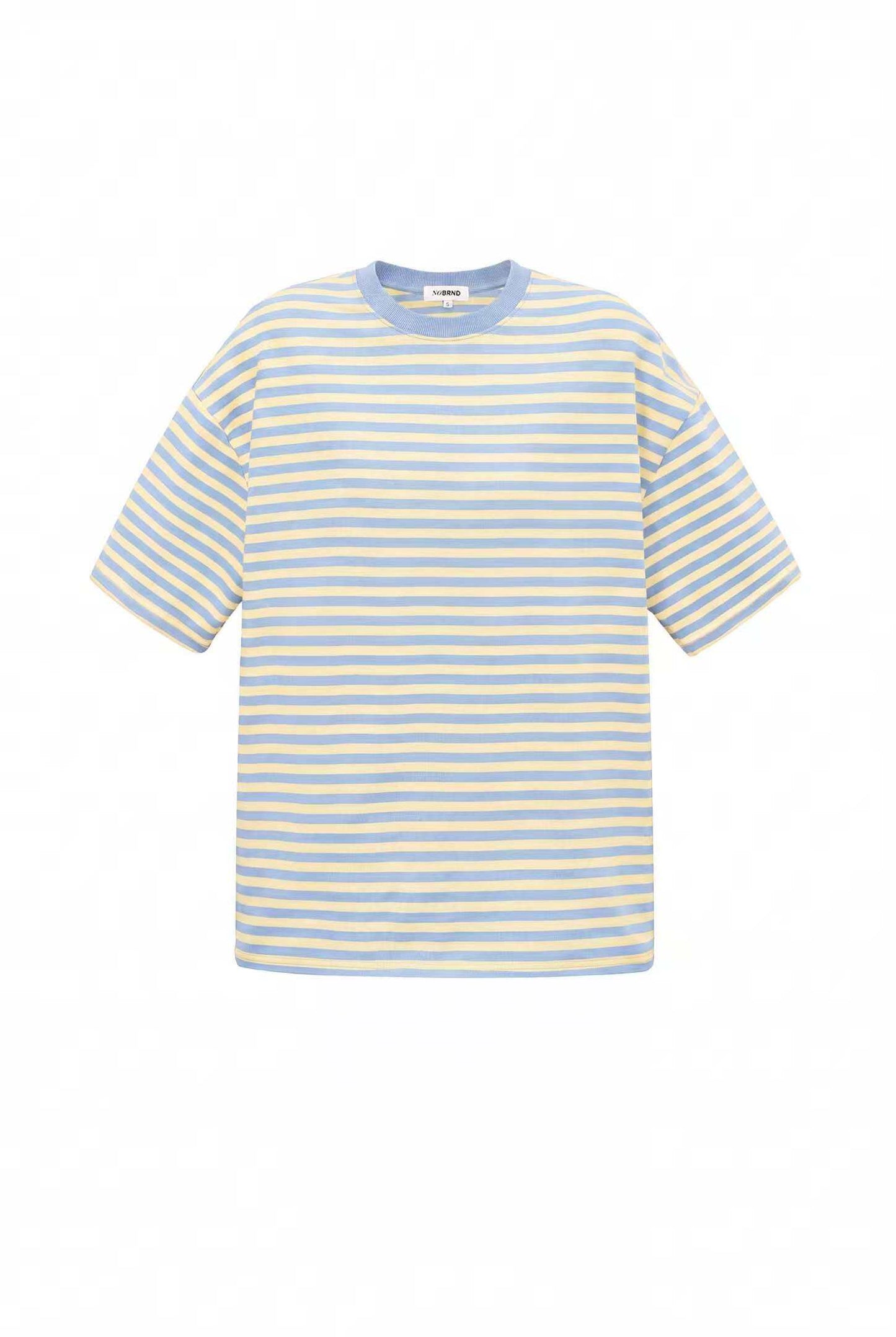 Het kleurrijke gestreepte T-shirt