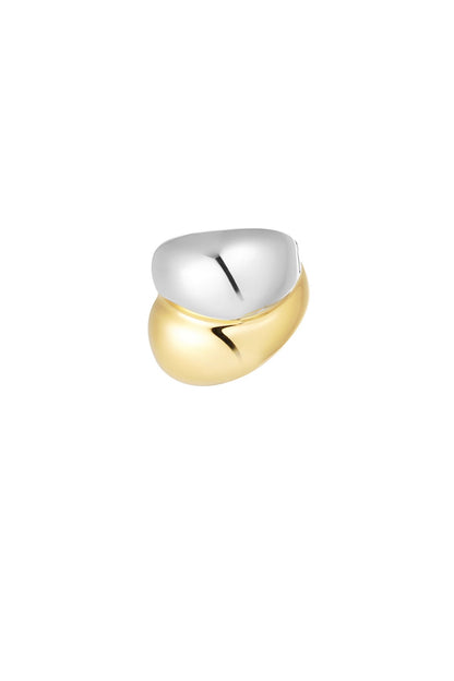 Two tone statement ring