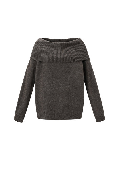Off the shoulder basic trui
