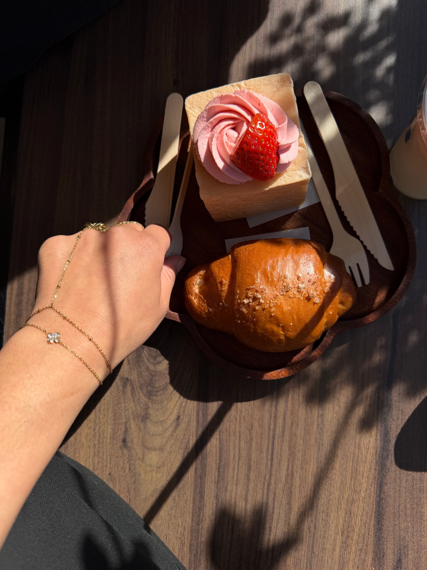 Armband mit eingelegtem Kleeblatt 