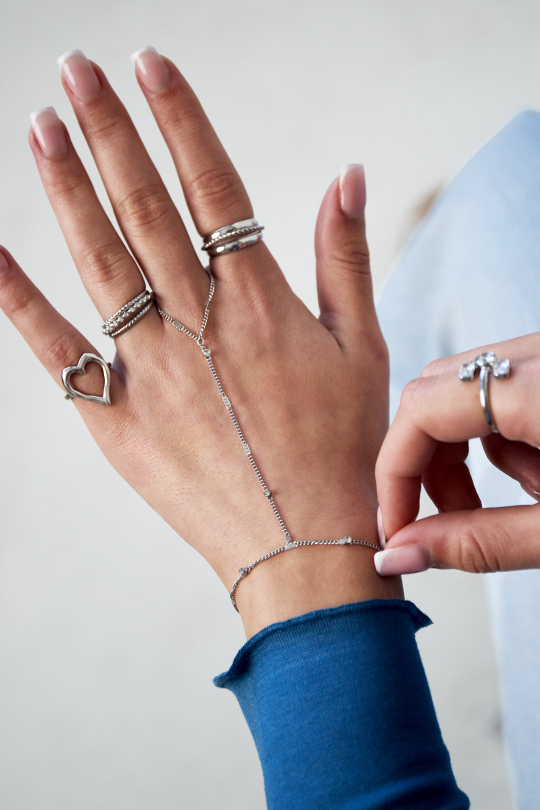 Hand chain met steentjes