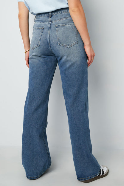 Denim jeans zip up